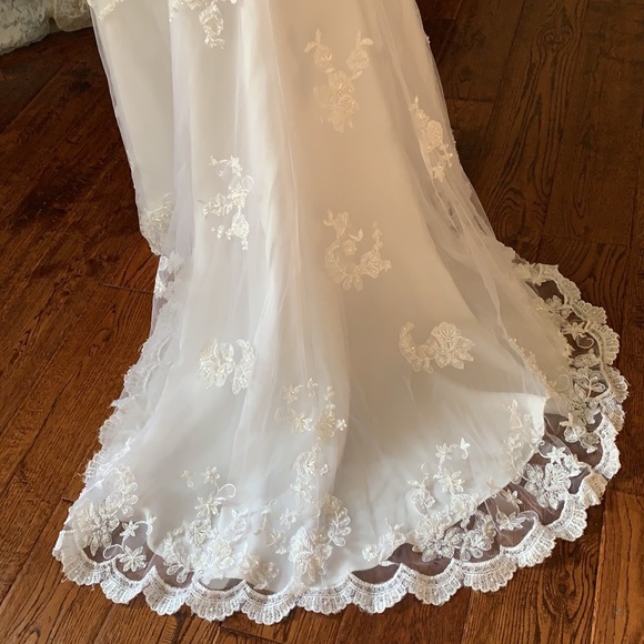 Alfred Angelo wedding dress size 4 - Picture 6 of 14
